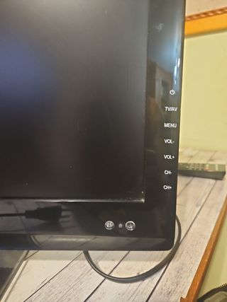 TV OKI 22" - Negro