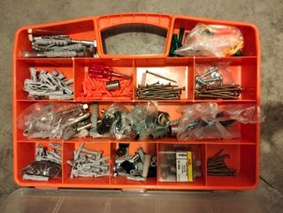 Caja tacos tornillos - bricolaje