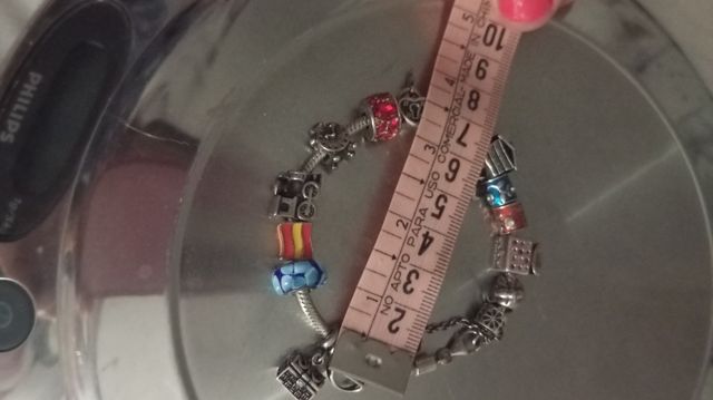 Pulsera Pandora plata compuesta por 16 abalorios