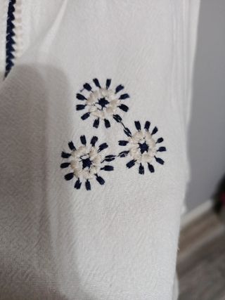 Chaqueta blanca bordada mujer