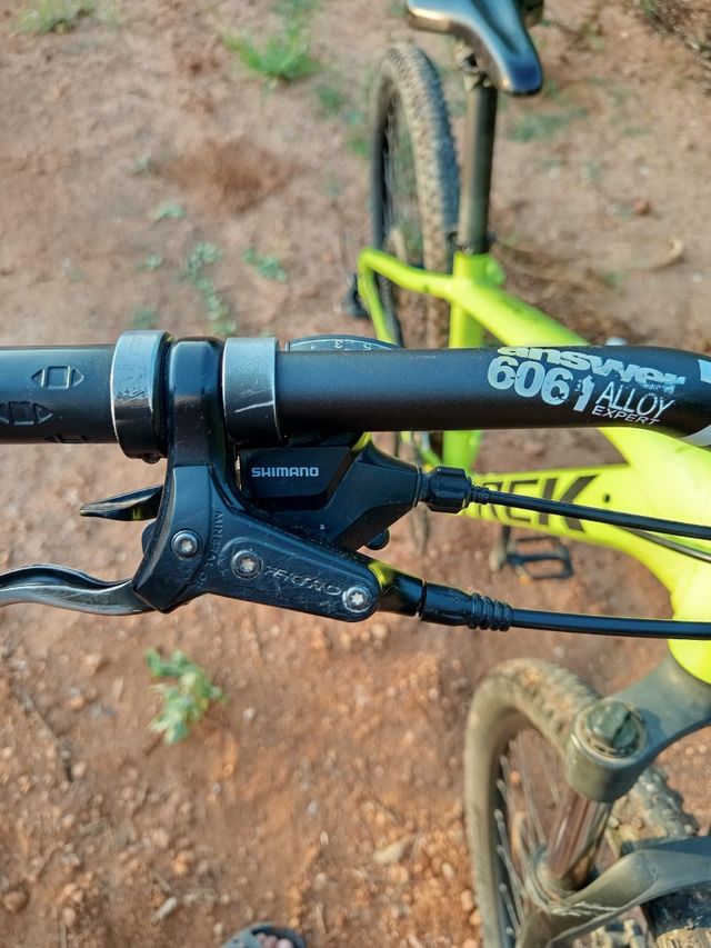 Bicicletta Trek Marlin 5 da montagna