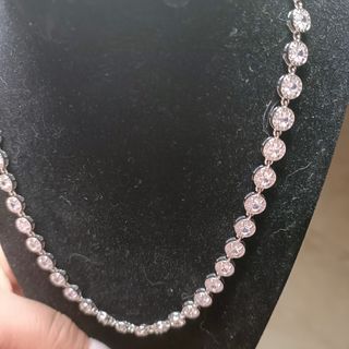 Collana con cristalli