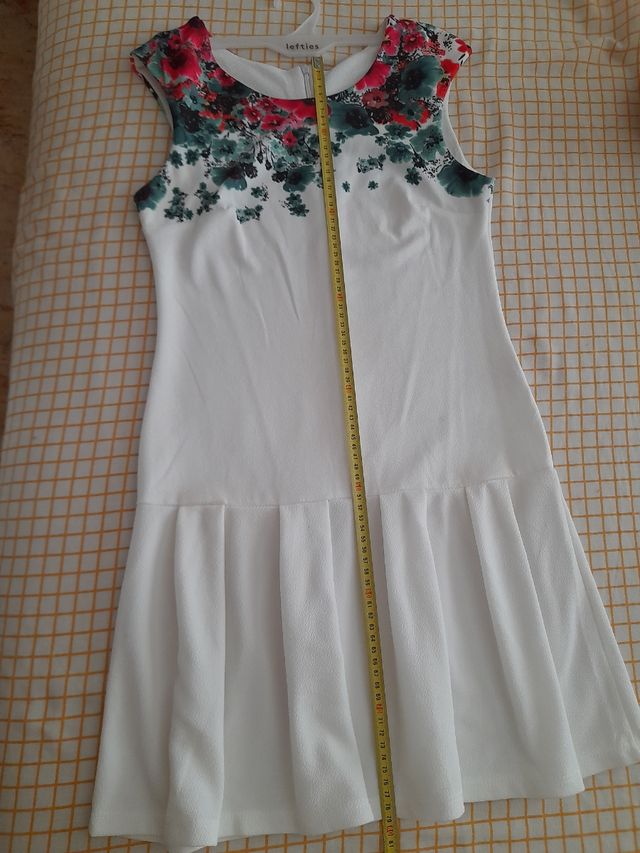 Vestido floral blanco verano