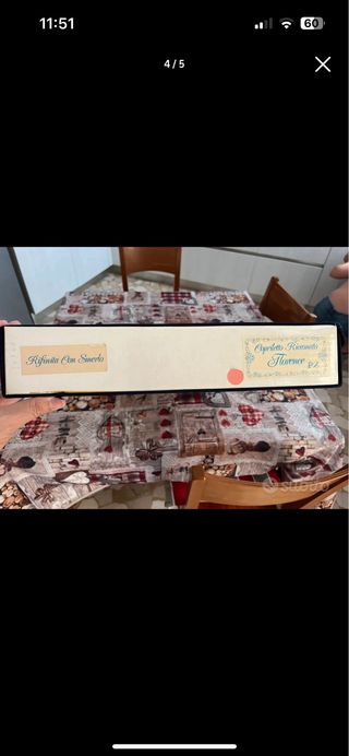 Copriletto vintage bianco ricamato