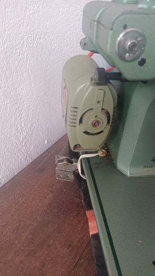 Máquina coser Refrey Transforma 427