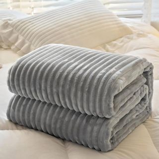 Manta Polar 100*150cm (verde, negro y gris) Suave y Ligera, de fácil Cuidado, Felpa, aireado, Manta de sofá de Forro Polar, para Interior o Exterior,Nuevo