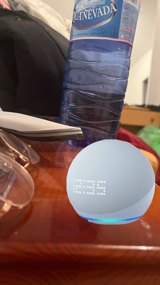 Altavoz inteligente Alexa blanco