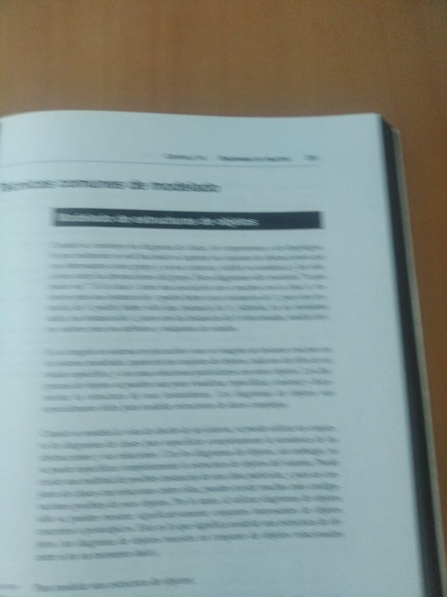 El lenguaje unificado de modelado: Guía de usua...