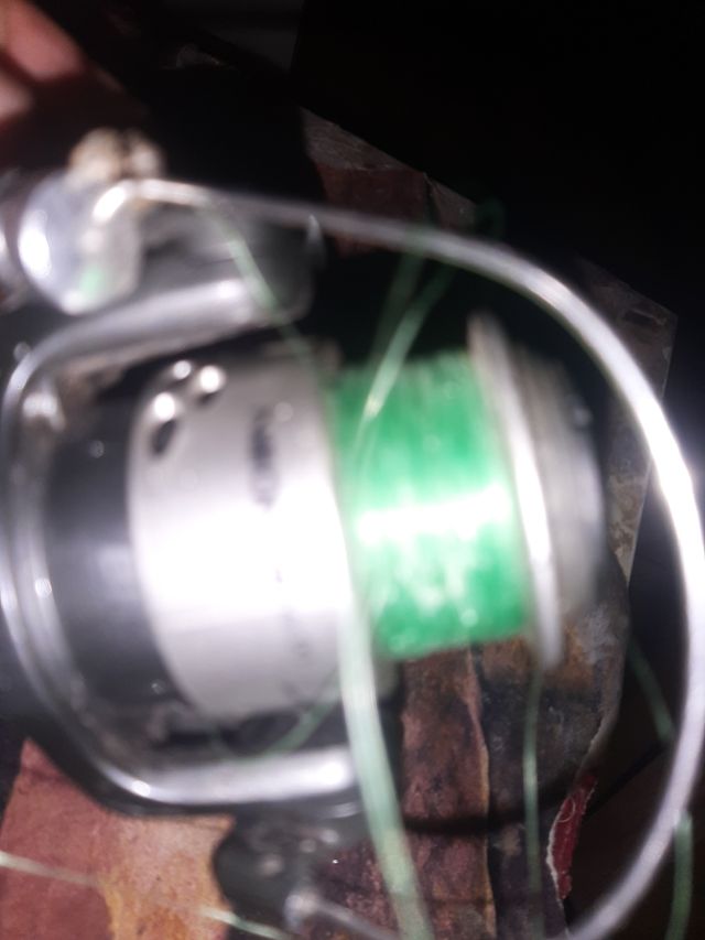 Carrete pesca neón Irisium