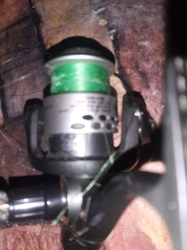 Carrete pesca neón Irisium