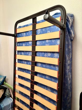 Somier 90x190cm y colchón - Metal y madera