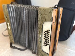 Acordeón antiguo Ludvig