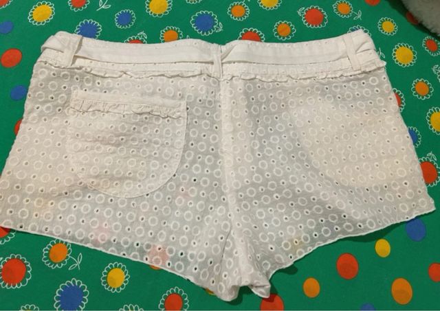 Shorts estivi bianchi traforati