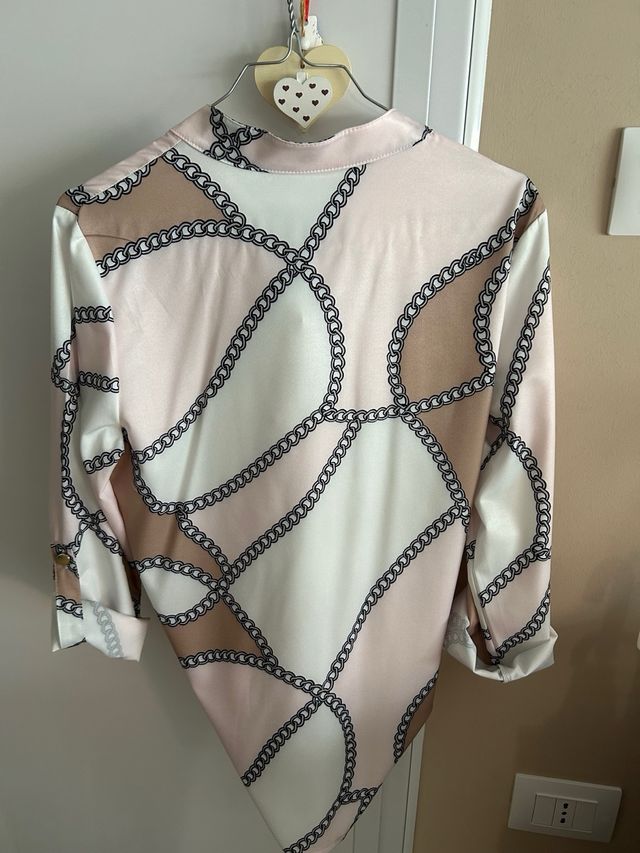 Blusa rosa e beige - catena