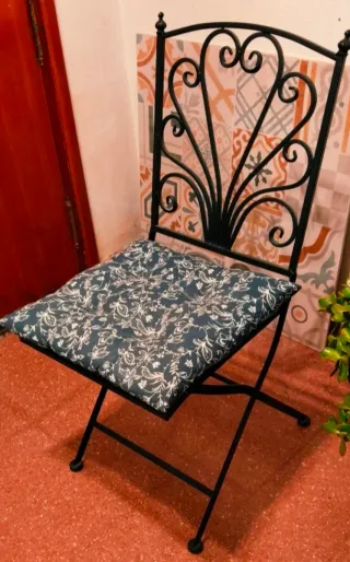 #OFERTA#2 SILLAS PLEGABLES DE  FORJA CON COJINES .