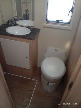 Se vende perfilada para 5 personas. Viajar/dormir