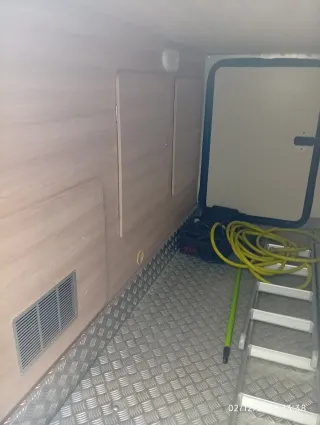 Se vende perfilada para 5 personas. Viajar/dormir