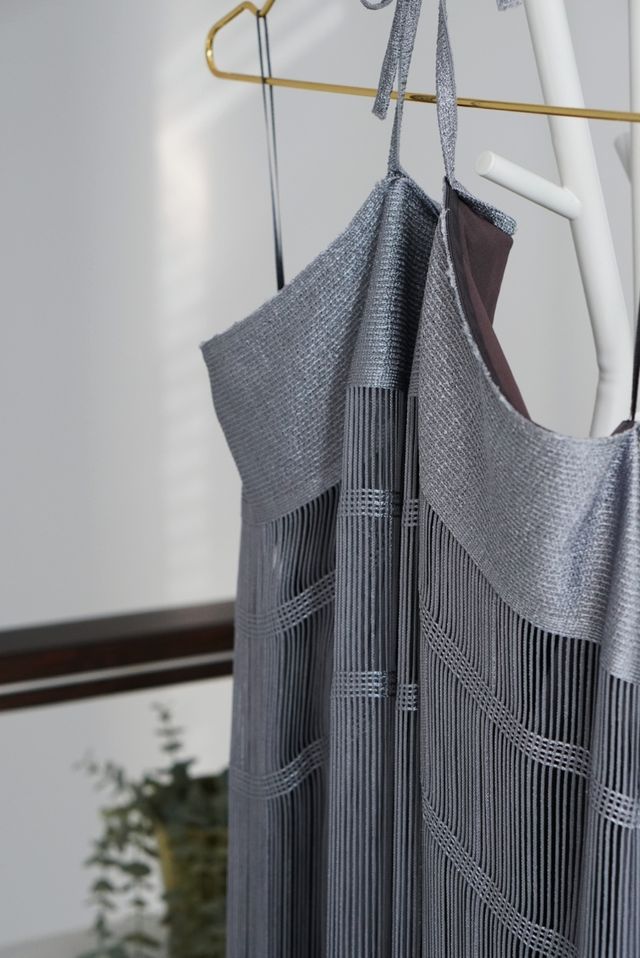 Vestido plateado flecos Zara