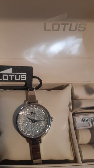 Reloj Lotus Mujer + Pulsera Swarovski