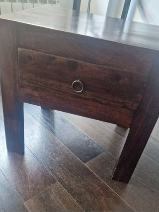 Mesa accesoria para salón o habitación  madera