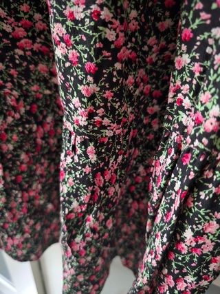 Vestido Oysho flores - Negro/Rosa