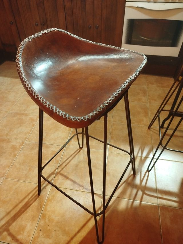 Mesa alta + 4 sillas estilo industrial