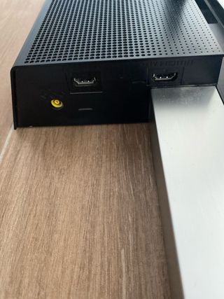 Barra de sonido Sony con subwoofer y soporte TV