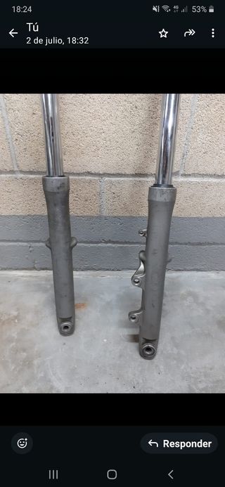 suspensión delantera de Yamaha SR250 