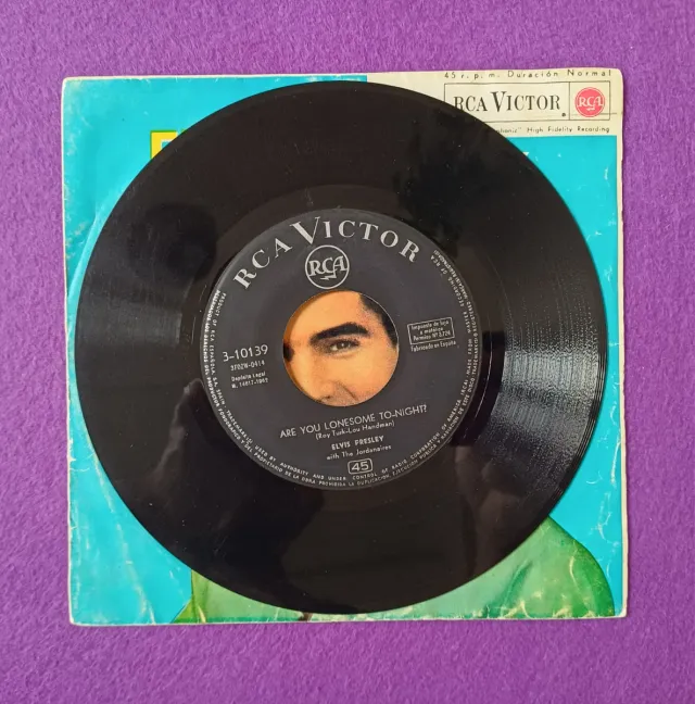 Elvis Presley - Are You Lonesome Tonight  1962