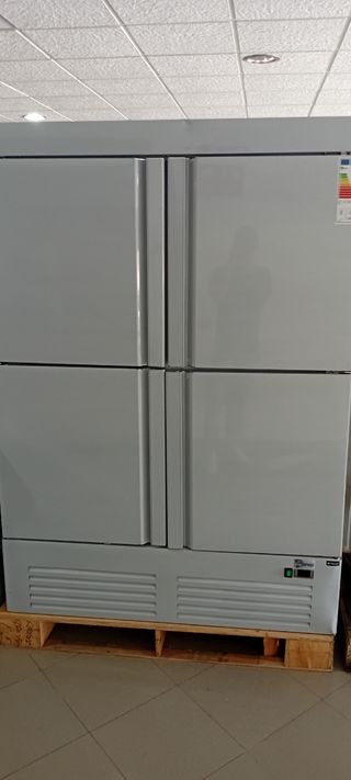 Congelador vertical 4 puertas
614543918