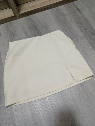 Mini Falda Blanca Elegante