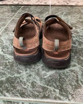 Sandalias Clarks marrón, talla 43