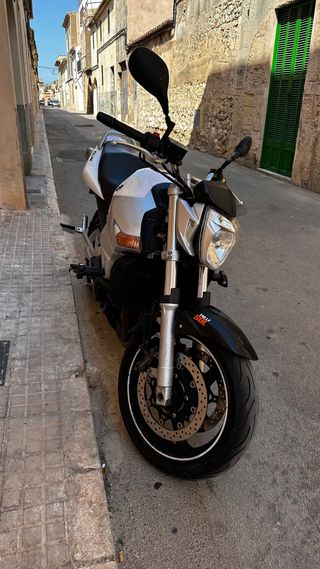 Suzuki GSR 600