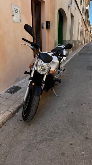 Suzuki GSR 600