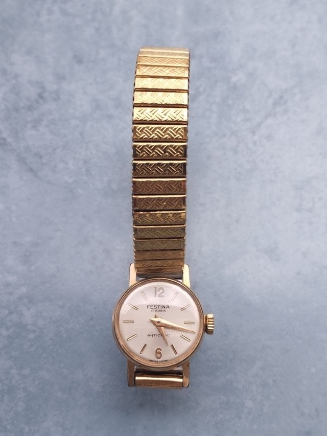 Festina antiguo de mujer: reloj dorado