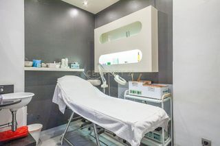 Local comercial en venta en La Salut - Lloreda en Badalona