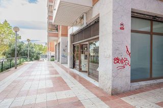 Local comercial en venta en La Salut - Lloreda en Badalona