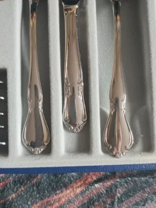 Cubertería Dalia 18/10 - 24 piezas