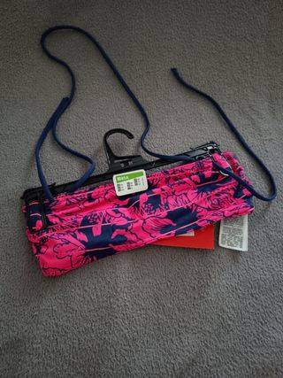 Top bikini Decathlon azul y rosa