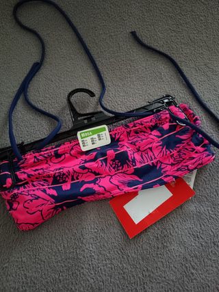Top bikini Decathlon azul y rosa