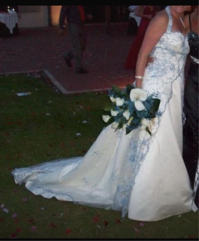 Vestido novia blanco azul