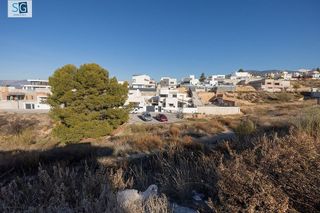 Terreno en venta en Zubia (La)
