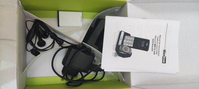 Teléfono MaxCom MW715BB + Pulsera SOS