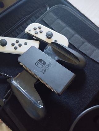 Nintendo Switch+Mario kart y accesorios 
