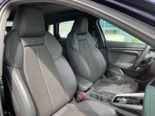 🚗 AUDI A3 Sportback Black Line 30 TFSI S tro
