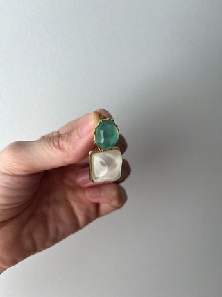 Pendientes verdes y blancos