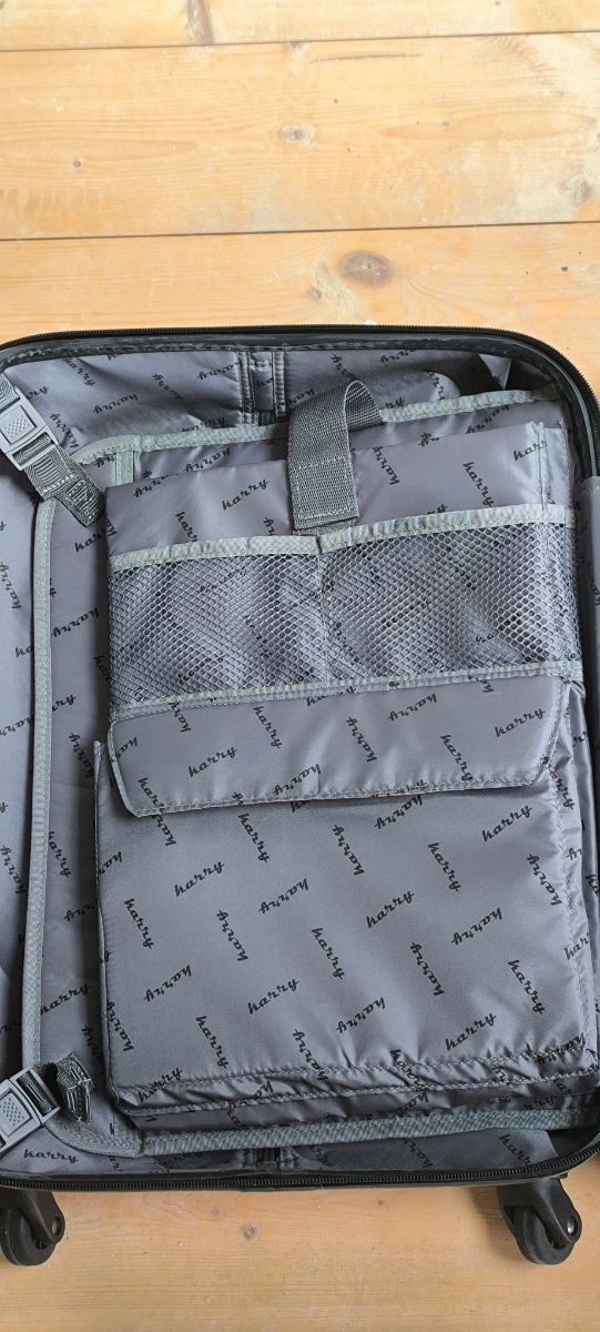 Maleta cabina roja - cráneo