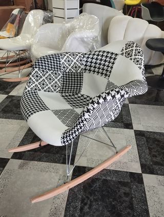 Silla mecedora con reposabrazos patchwork