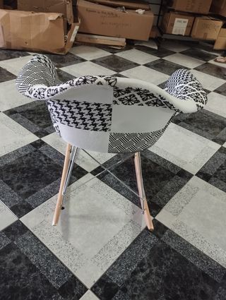 Silla mecedora con reposabrazos patchwork