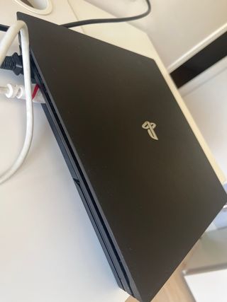 PS4 pro (PlayStation 4 pro) negra